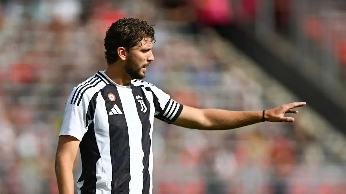 Manuel Locatelli con la maglia della Juventus